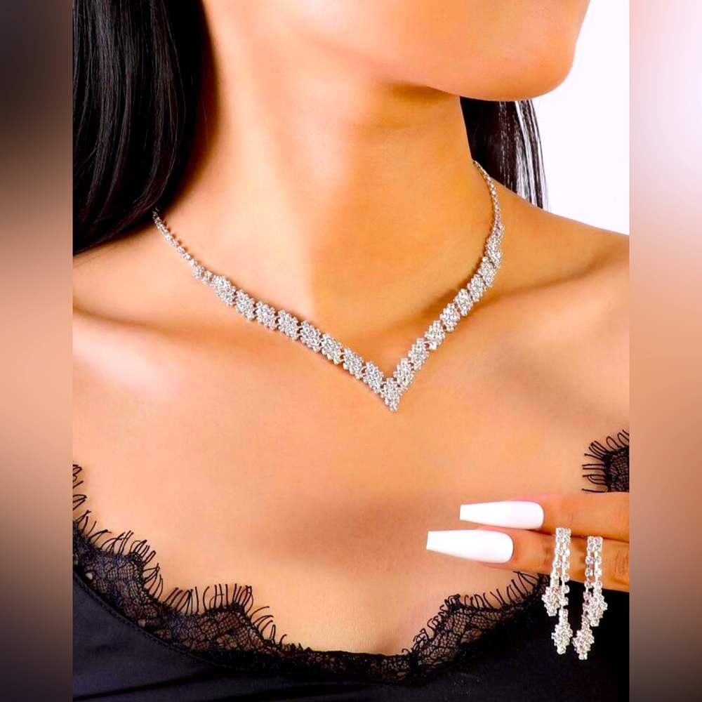Nwt Rhinestone necklace and drop earrings
